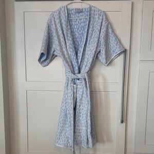 Weezie Blue and White Patterned Women's Robe
